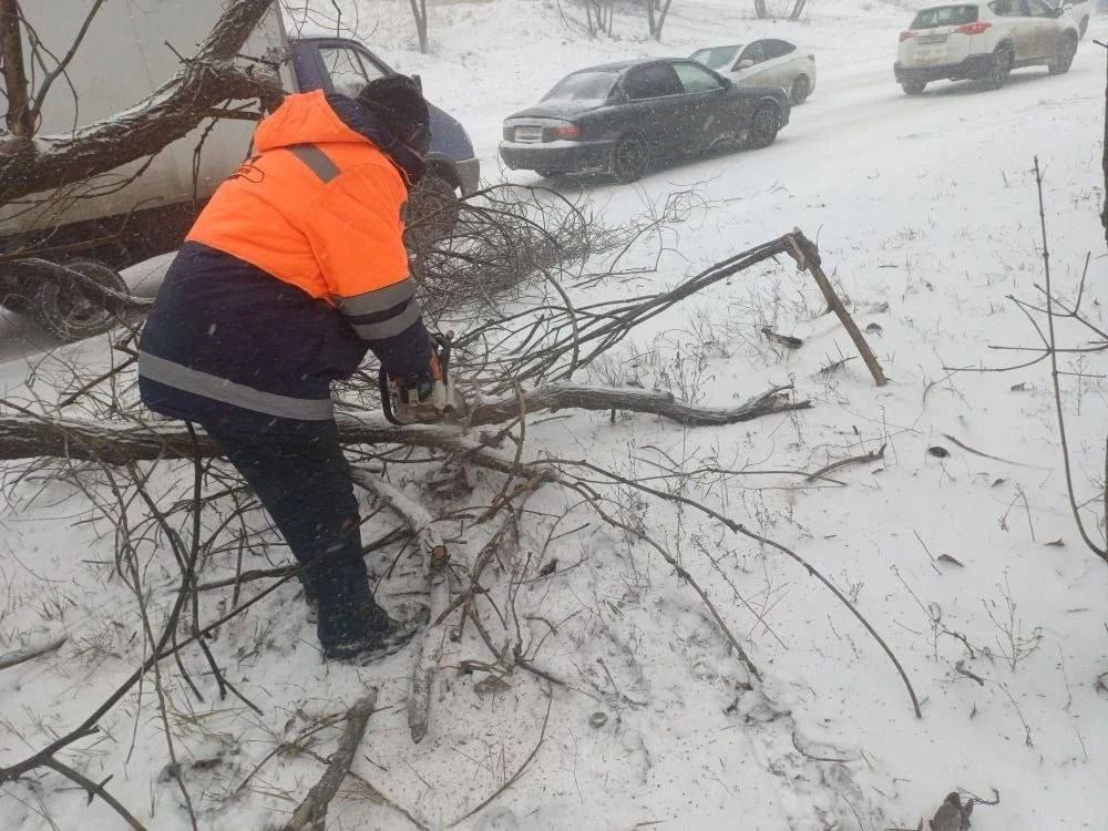 Прокуратура Кировского района города Саратова контролирует вопросы выполнения работ по очистке автомобильных дорог и придомовых территорий от снега и наледи Прокуратура Кировского района города Саратова контролирует вопросы выполнения работ по очистке автомобильных дорог и придомовых территорий от снега и наледи