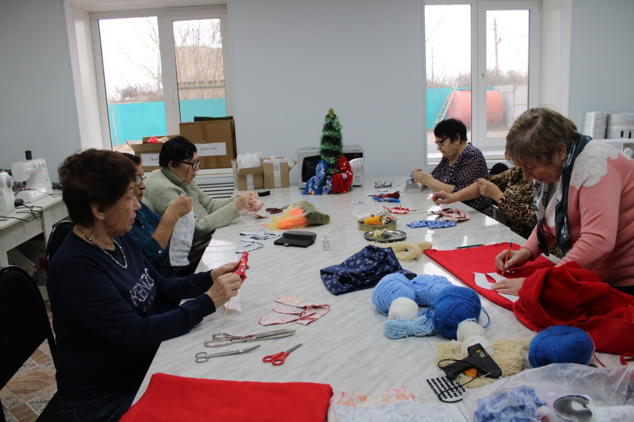 Новогоднюю игрушку – символ наступающего года мастерили в центре соцобслуживания Алгайского района Новогоднюю игрушку – символ наступающего года мастерили в центре соцобслуживания Алгайского района