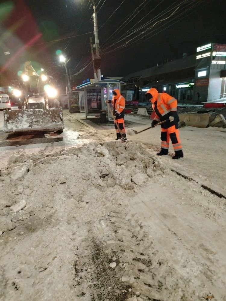 Для ликвидации последствий снегопадов в районах области в круглосуточном режиме дежурят специалисты Дирекции дорожного хозяйства Для ликвидации последствий снегопадов в районах области в круглосуточном режиме дежурят специалисты Дирекции дорожного хозяйства