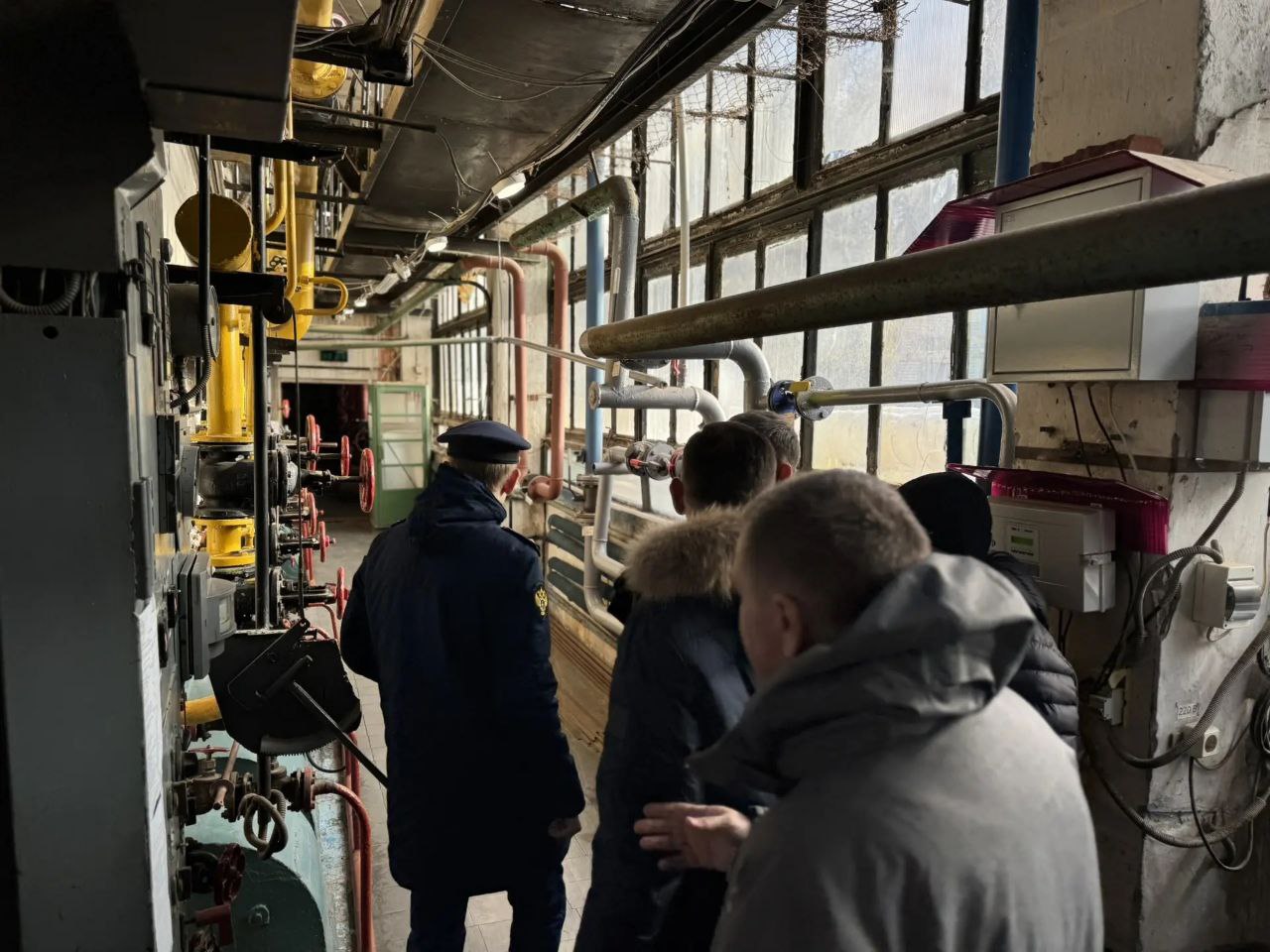 В области 100 аварийных бригад устраняют повреждения на электросетях из-за непогоды В области 100 аварийных бригад устраняют повреждения на электросетях из-за непогоды