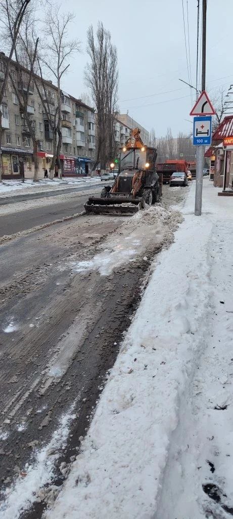 Для ликвидации последствий снегопадов в районах области в круглосуточном режиме дежурят специалисты Дирекции дорожного хозяйства Для ликвидации последствий снегопадов в районах области в круглосуточном режиме дежурят специалисты Дирекции дорожного хозяйства