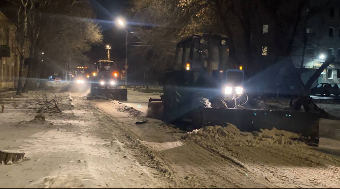 К вечеру сегодняшнего дня в Энгельсском районе устранена большая часть последствий метели и сильного ветра К вечеру сегодняшнего дня в Энгельсском районе устранена большая часть последствий метели и сильного ветра