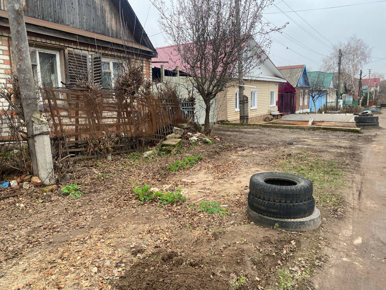 В Энгельсе владелец добровольно убрал два брошенных автомобиля В Энгельсе владелец добровольно убрал два брошенных автомобиля