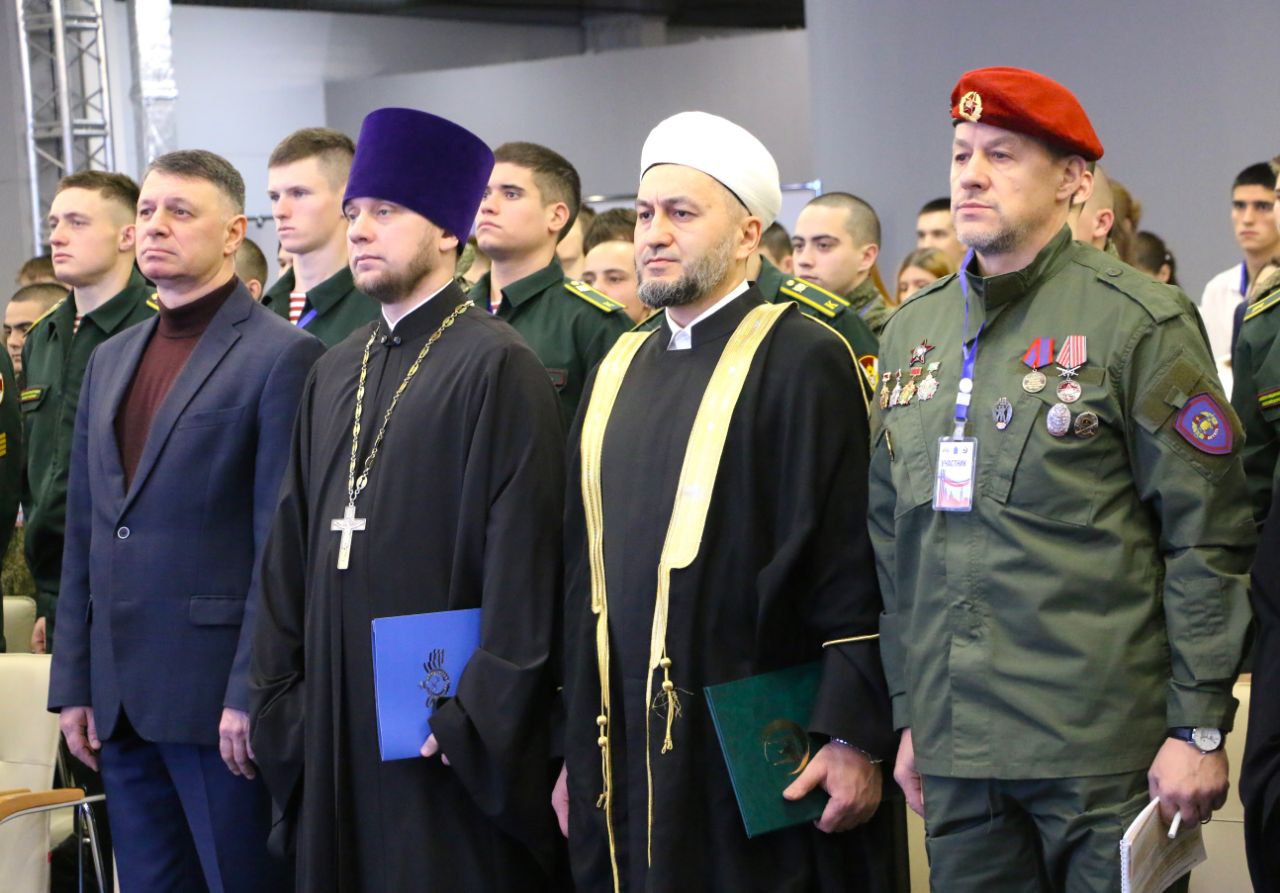 В Саратове прошел межрелигиозный патриотический молодежный форум В Саратове прошел межрелигиозный патриотический молодежный форум