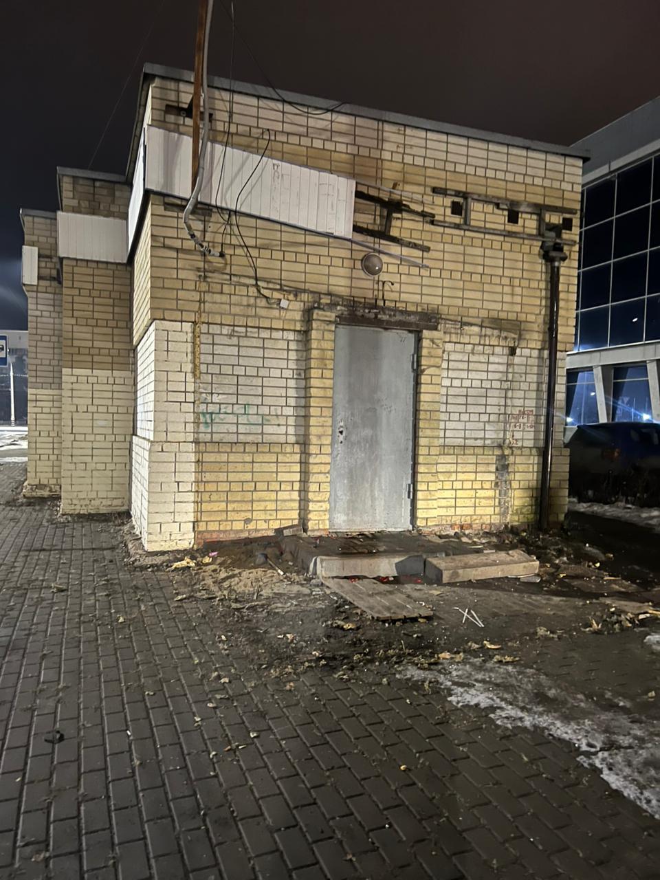 Предприниматель убрал незаконную пристройку к магазину Предприниматель убрал незаконную пристройку к магазину