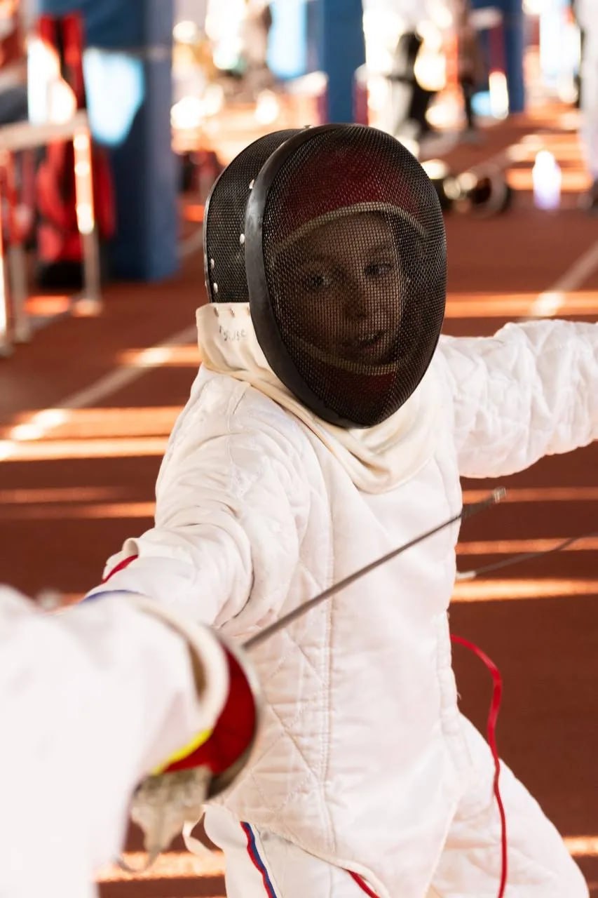 На базе легкоатлетического манежа прошёл яркий и запоминающийся фехтовальный фестиваль «Моя семья — моя команда» На базе легкоатлетического манежа прошёл яркий и запоминающийся фехтовальный фестиваль «Моя семья — моя команда»