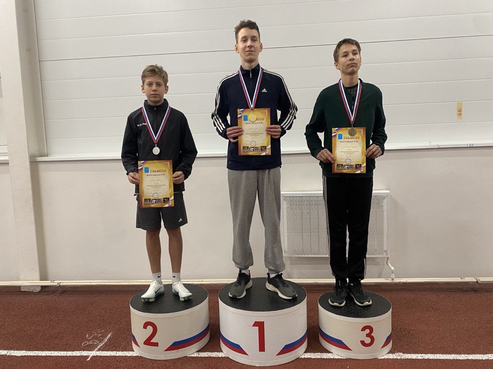 На зимнем Первенстве Саратовской области по легкой атлетике балаковские спортсмены собрали полный комплект медалей На зимнем Первенстве Саратовской области по легкой атлетике балаковские спортсмены собрали полный комплект медалей
