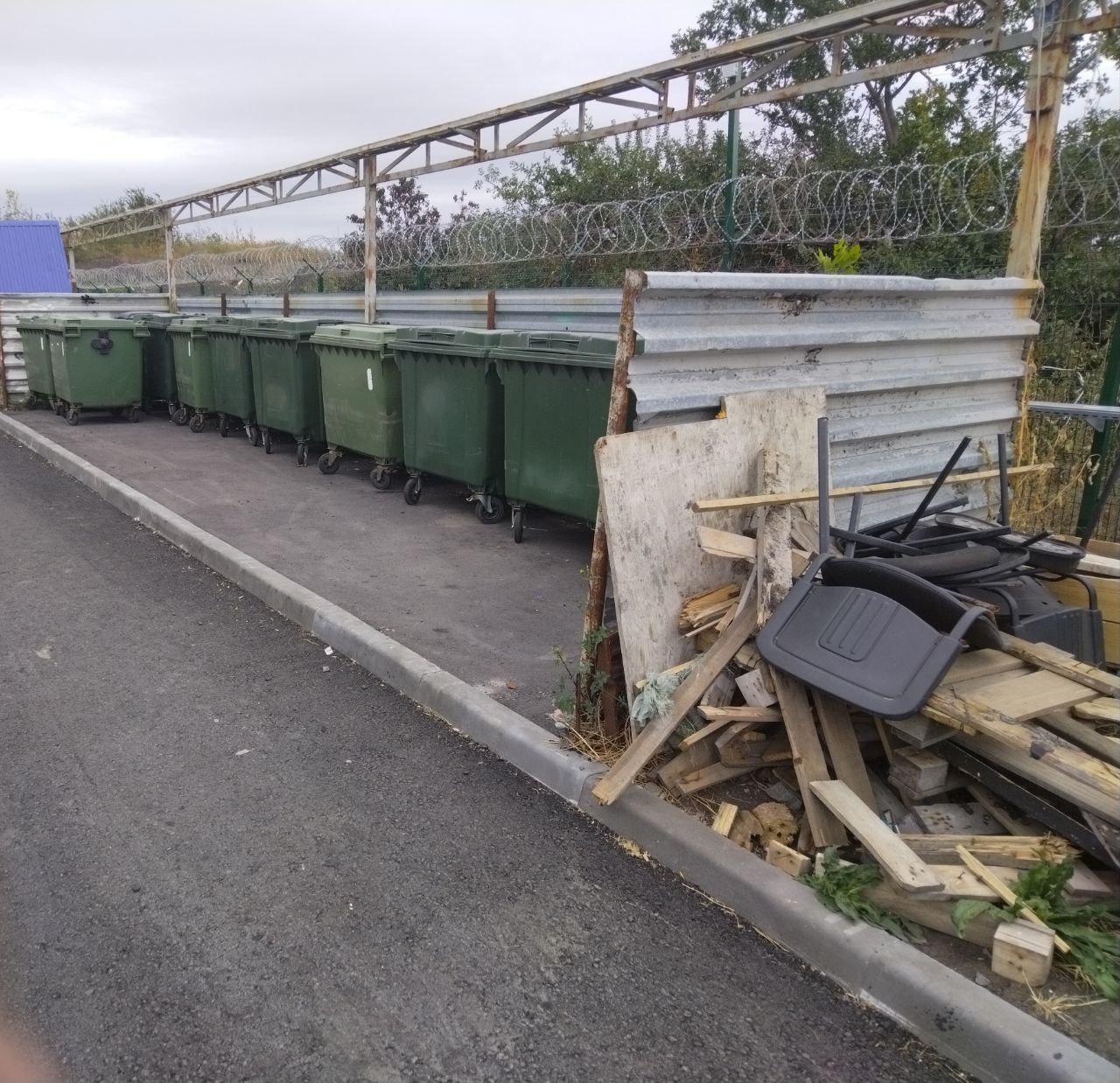 По требованию Ростовского транспортного прокурора устранены нарушения природоохранного законодательства на территории автомобильного пункта пропуска По требованию Ростовского транспортного прокурора устранены нарушения природоохранного законодательства на территории автомобильного пункта пропуска