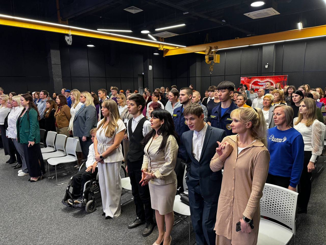 В Саратове отметили лучших волонтеров и вручили паспорта юным гражданам В Саратове отметили лучших волонтеров и вручили паспорта юным гражданам