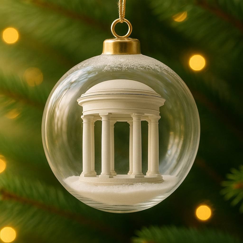 Представьте: нарядная ёлка, а на ней — самые любимые и знакомые нам символы! Представьте: нарядная ёлка, а на ней — самые любимые и знакомые нам символы!