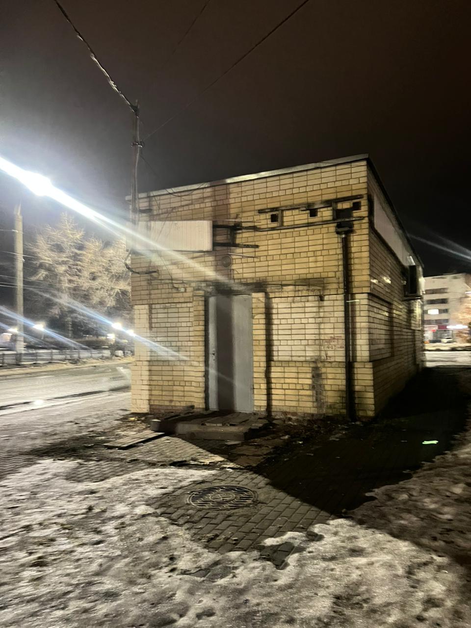 Предприниматель убрал незаконную пристройку к магазину Предприниматель убрал незаконную пристройку к магазину