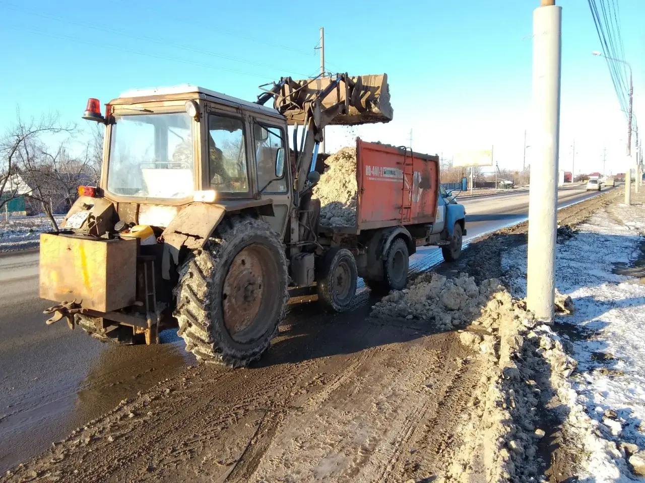 За сегодняшний день с улиц города вывезено 260 м3. снежных масс За сегодняшний день с улиц города вывезено 260 м3. снежных масс