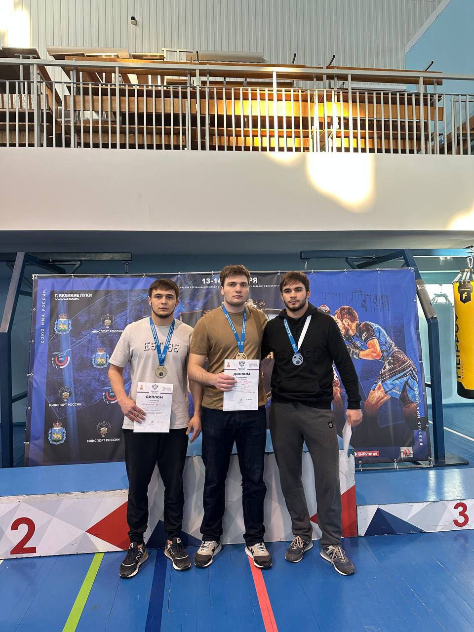 Шамиль Магомедов и Абдула Хасаев завоевали путевки на Кубок России по ММА