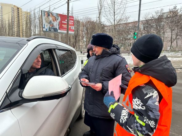 Полицейские провели акцию "Зимняя дорога"