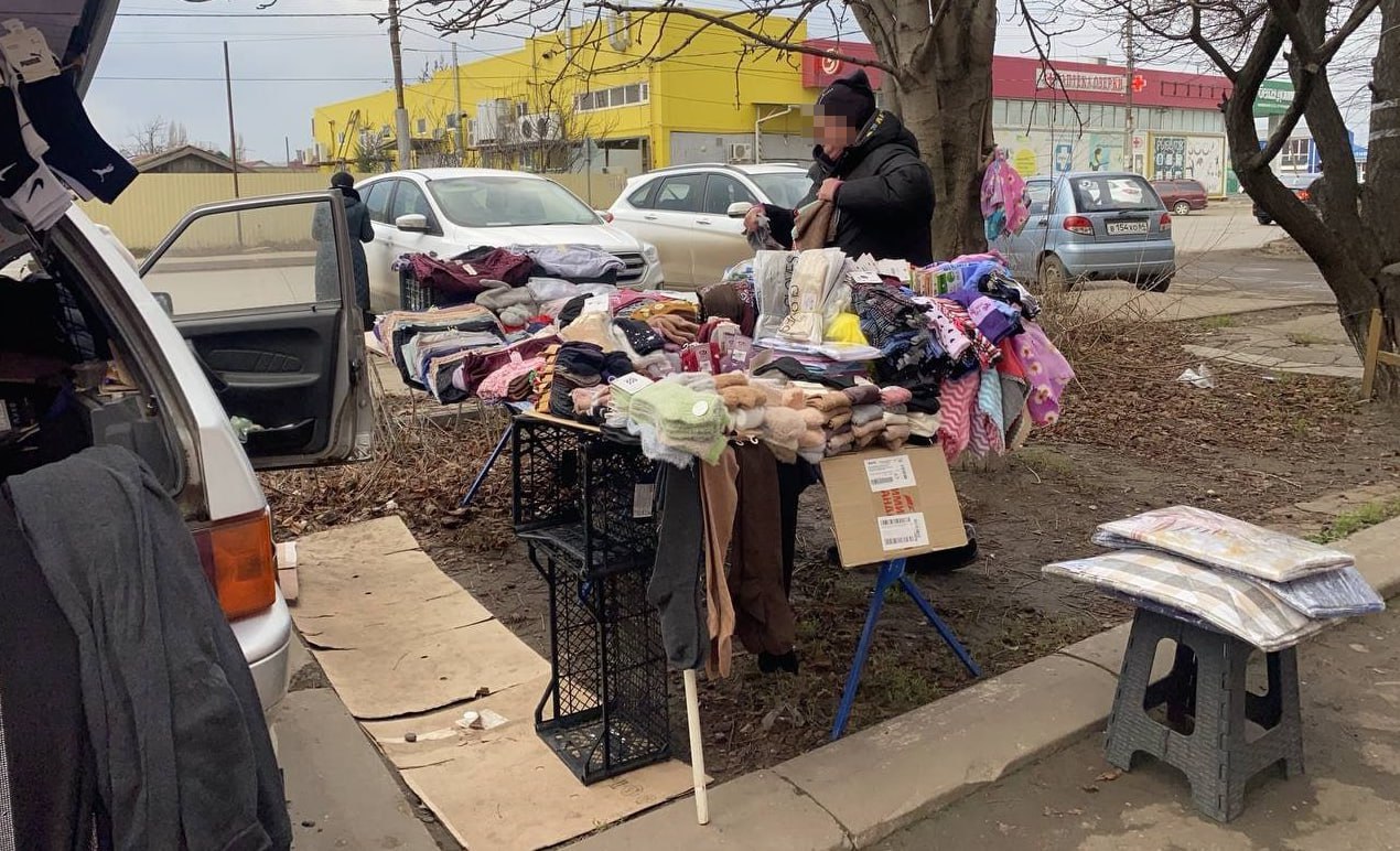 В Энгельсе пресекают несанкционированную торговлю В Энгельсе пресекают несанкционированную торговлю