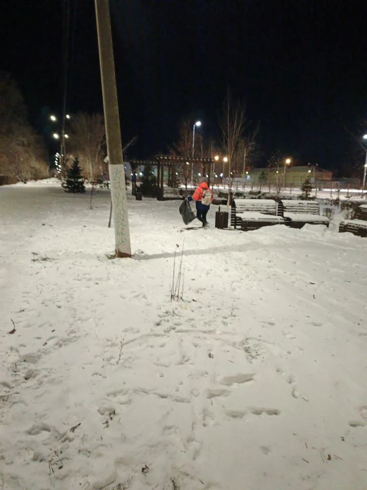 Очистка дорог от снега и посыпка тротуаров пескосоляной смесью Очистка дорог от снега и посыпка тротуаров пескосоляной смесью