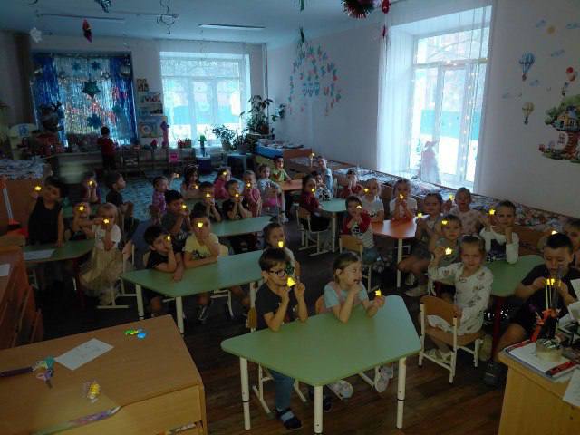 Безопасность на дороге: сотрудники Госавтоинспекции города Саратова провели занятия с дошкольниками Безопасность на дороге: сотрудники Госавтоинспекции города Саратова провели занятия с дошкольниками