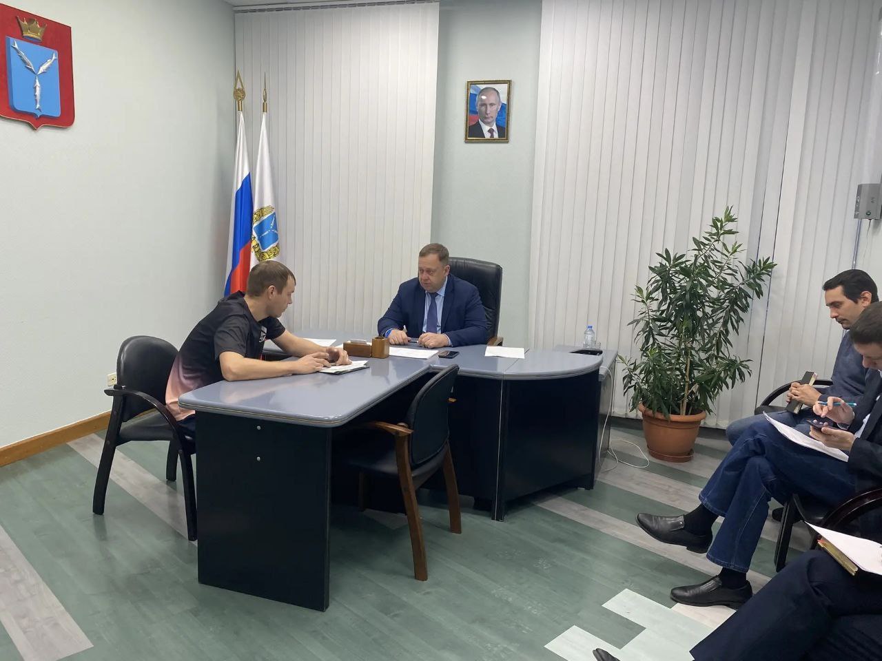 Сегодня по поручению Губернатора области Романа Бусаргина провел личный прием граждан Сегодня по поручению Губернатора области Романа Бусаргина провел личный прием граждан