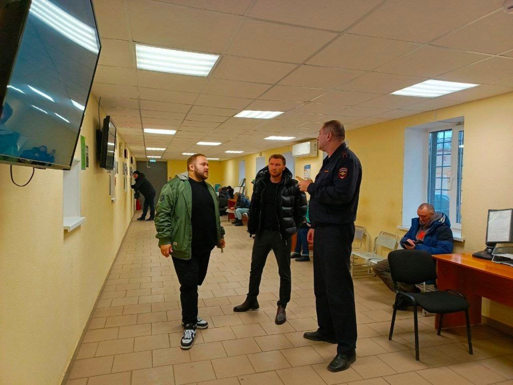 В Энгельсе общественники оценили качество предоставления госуслуг по линии Госавтоинспекции В Энгельсе общественники оценили качество предоставления госуслуг по линии Госавтоинспекции