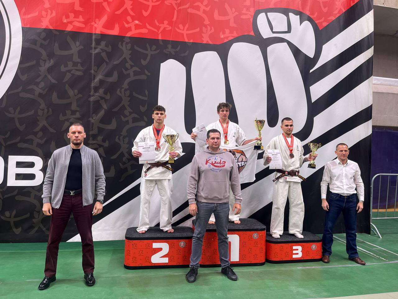 Леонид Паришкура и Матвей Демин — серебряные призеры Первенства России по кудо Леонид Паришкура и Матвей Демин — серебряные призеры Первенства России по кудо