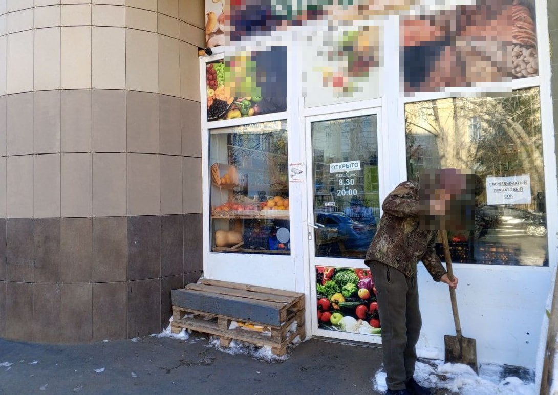 В Энгельсе проверили содержание собственниками прилегающих к объектам территорий