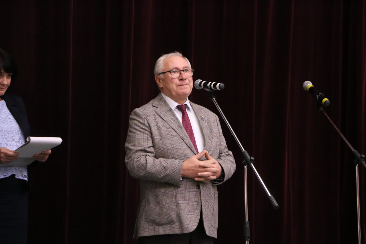 Сегодня в Саратовской областной Думе чествовали многодетные семьи Сегодня в Саратовской областной Думе чествовали многодетные семьи