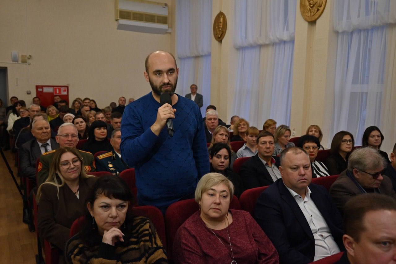 В своем отчете перед жителями остановился на основных результатах работы администрации во втором полугодии 2025 года В своем отчете перед жителями остановился на основных результатах работы администрации во втором полугодии 2025 года