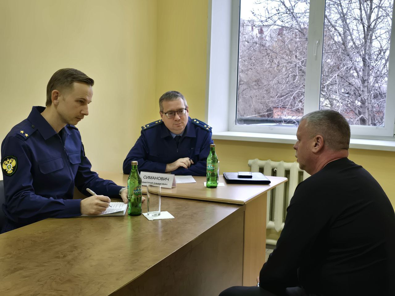 Заместитель прокурора Саратовской области Дмитрий Симанович провел выездной прием жителей Энгельса Заместитель прокурора Саратовской области Дмитрий Симанович провел выездной прием жителей Энгельса