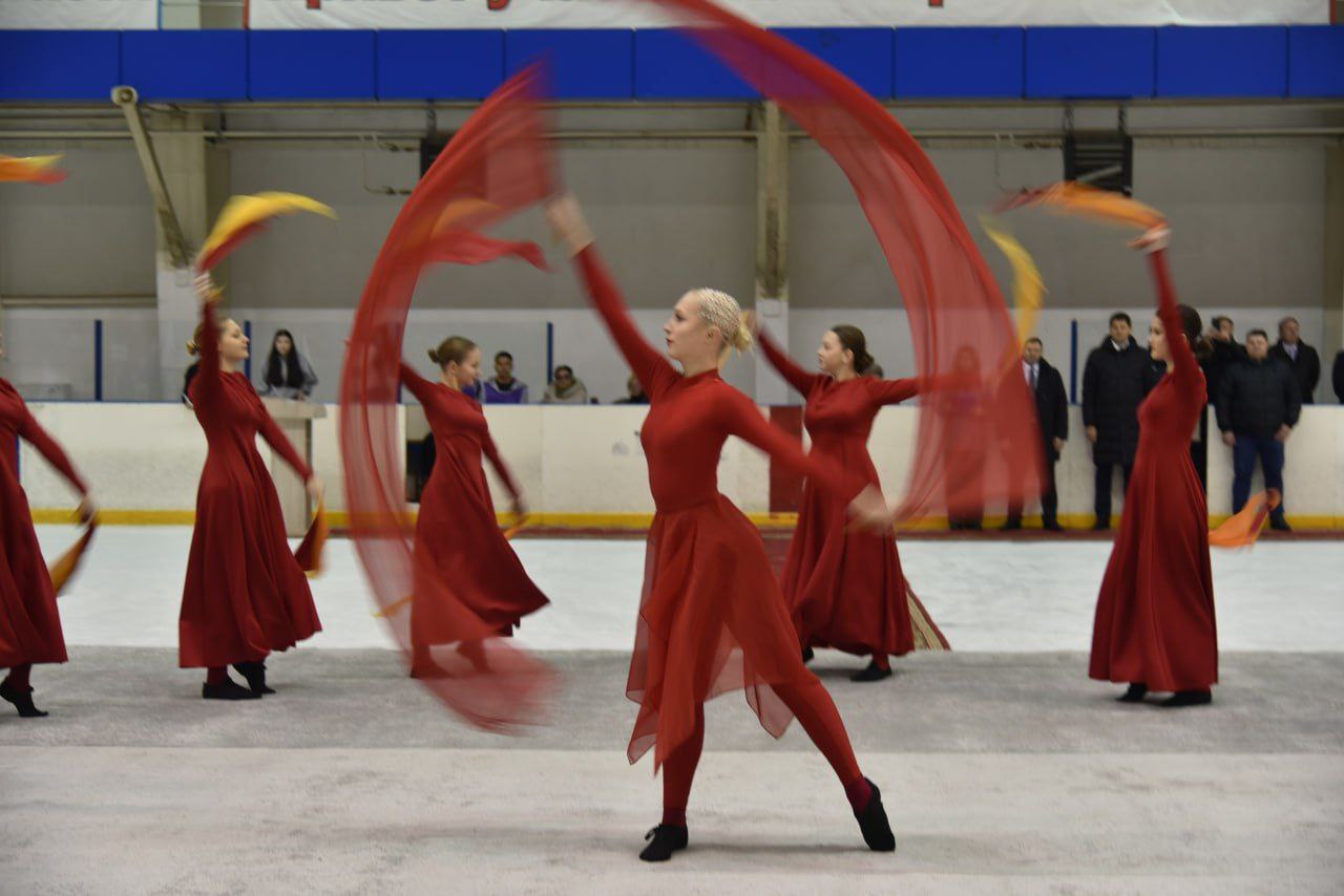 В ледовом дворце «Кристалл» состоялось торжественное открытие хоккейного турнира «Лёд и пламя» В ледовом дворце «Кристалл» состоялось торжественное открытие хоккейного турнира «Лёд и пламя»