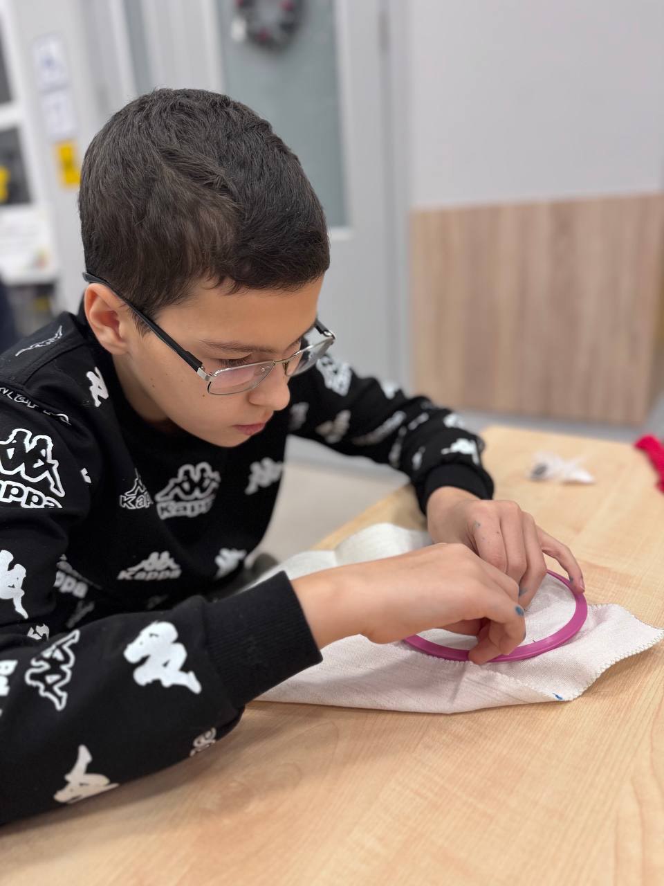 В Центре культурного развития совместно с клубом «Петельки Добра» состоялась акция по сбору гуманитарной помощи для участников СВО В Центре культурного развития совместно с клубом «Петельки Добра» состоялась акция по сбору гуманитарной помощи для участников СВО