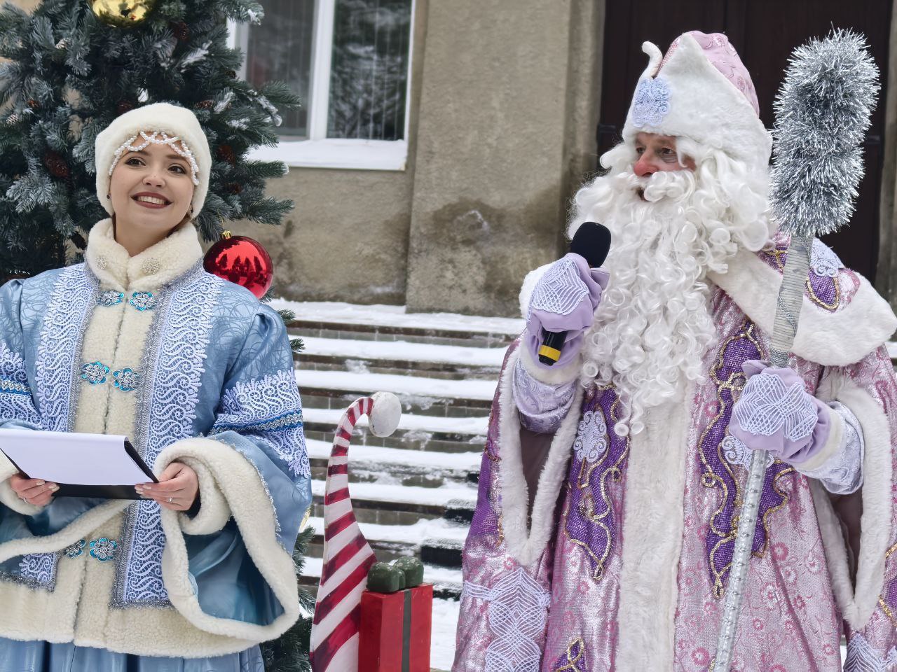 Вольский театр привез новогодние праздники в самые отделенные уголки Саратовской области Вольский театр привез новогодние праздники в самые отделенные уголки Саратовской области