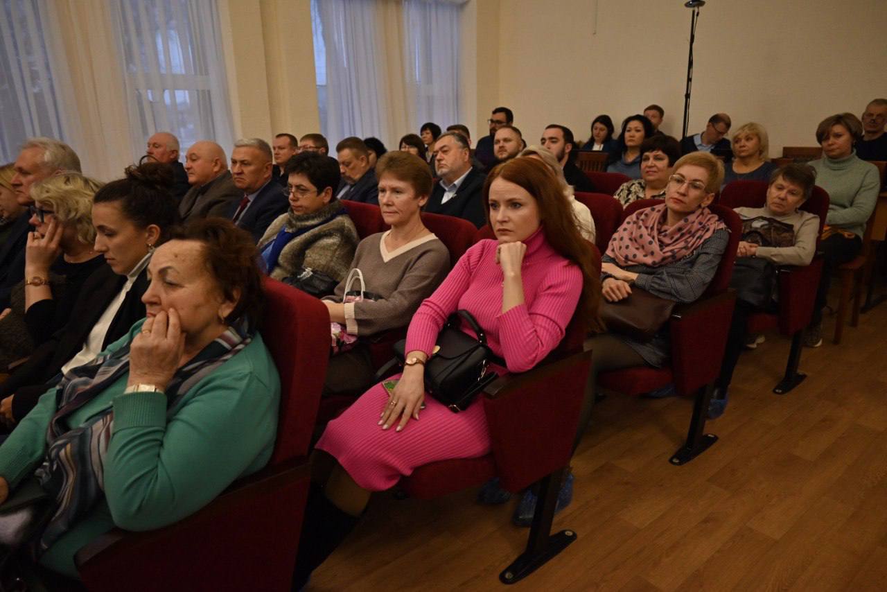 В своем отчете перед жителями остановился на основных результатах работы администрации во втором полугодии 2025 года В своем отчете перед жителями остановился на основных результатах работы администрации во втором полугодии 2025 года