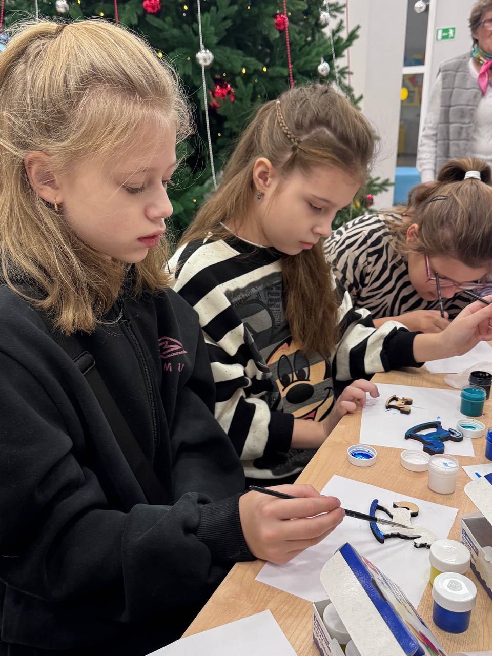 В Центре культурного развития совместно с клубом «Петельки Добра» состоялась акция по сбору гуманитарной помощи для участников СВО В Центре культурного развития совместно с клубом «Петельки Добра» состоялась акция по сбору гуманитарной помощи для участников СВО