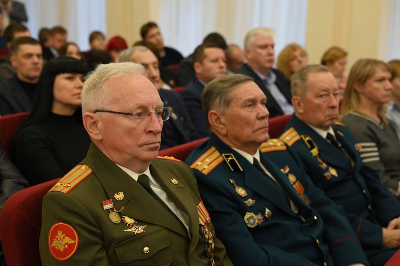 В своем отчете перед жителями остановился на основных результатах работы администрации во втором полугодии 2025 года В своем отчете перед жителями остановился на основных результатах работы администрации во втором полугодии 2025 года