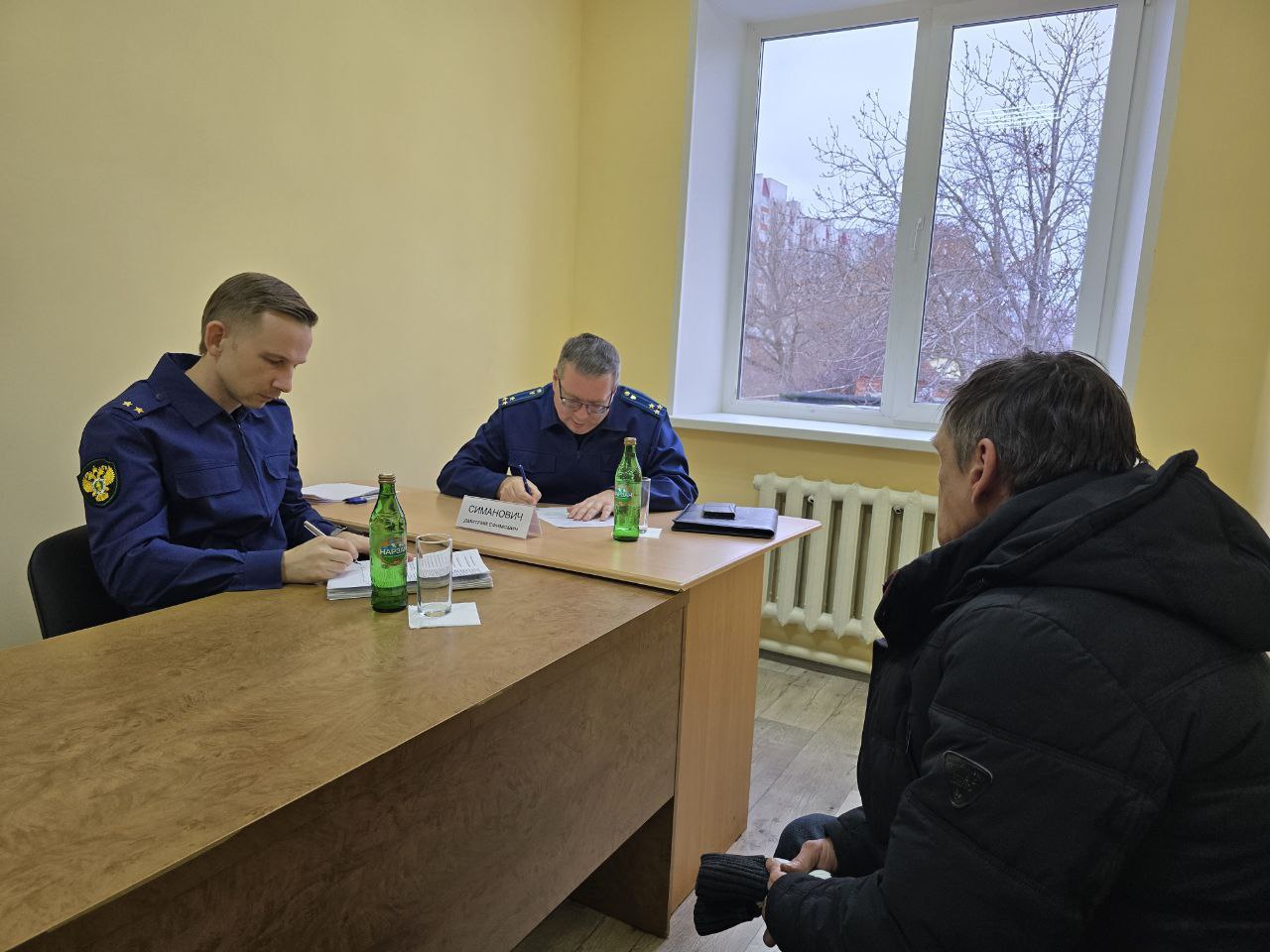 Заместитель прокурора Саратовской области Дмитрий Симанович провел выездной прием жителей Энгельса