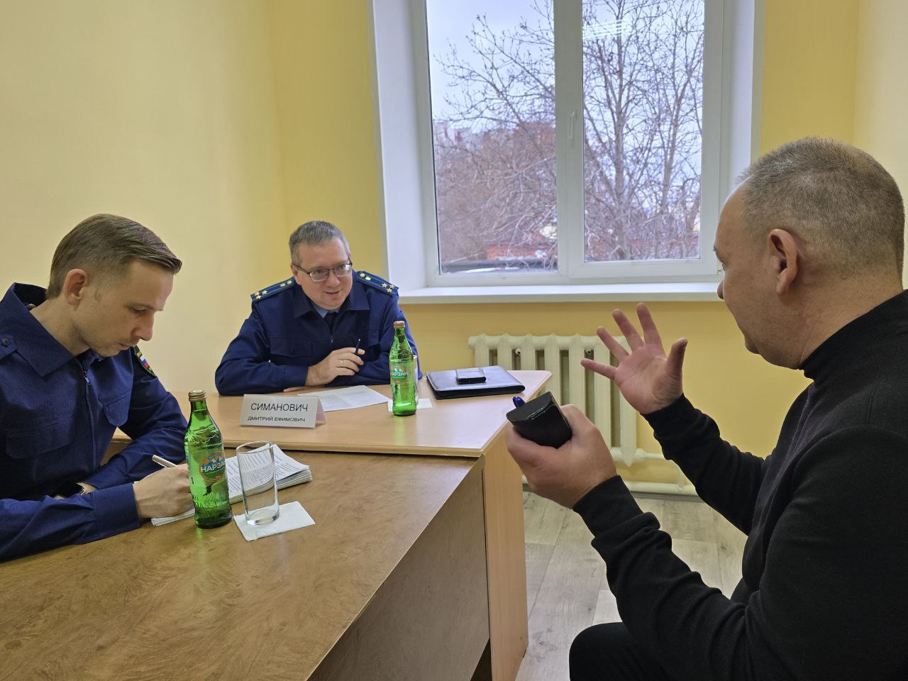 Заместитель прокурора Саратовской области Дмитрий Симанович провел выездной прием жителей Энгельса Заместитель прокурора Саратовской области Дмитрий Симанович провел выездной прием жителей Энгельса