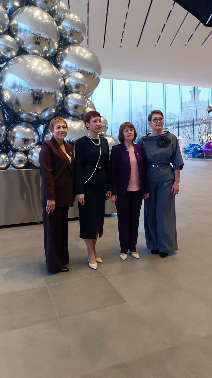 Учителя МАОУ Гимназия № 1 и МАОУ Лицея № 1 получили премию «ИСТОК» Учителя МАОУ Гимназия № 1 и МАОУ Лицея № 1 получили премию «ИСТОК»