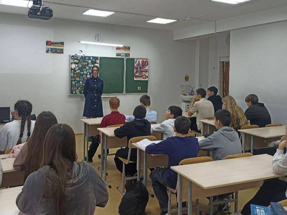 Следователь следственного управления провела профилактическую беседу для несовершеннолетних