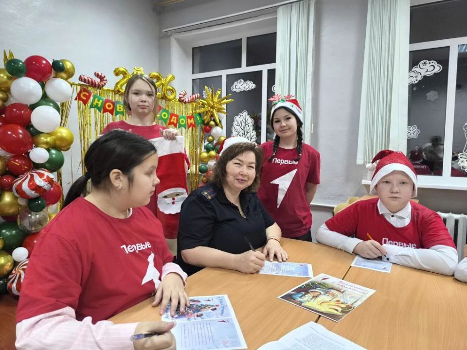 В Ртищево сотрудники транспортной полиции присоединились к акции «Полицейский Дед Мороз»