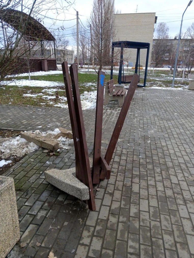 Обнаружены случаи вандализма на общественных территориях Обнаружены случаи вандализма на общественных территориях