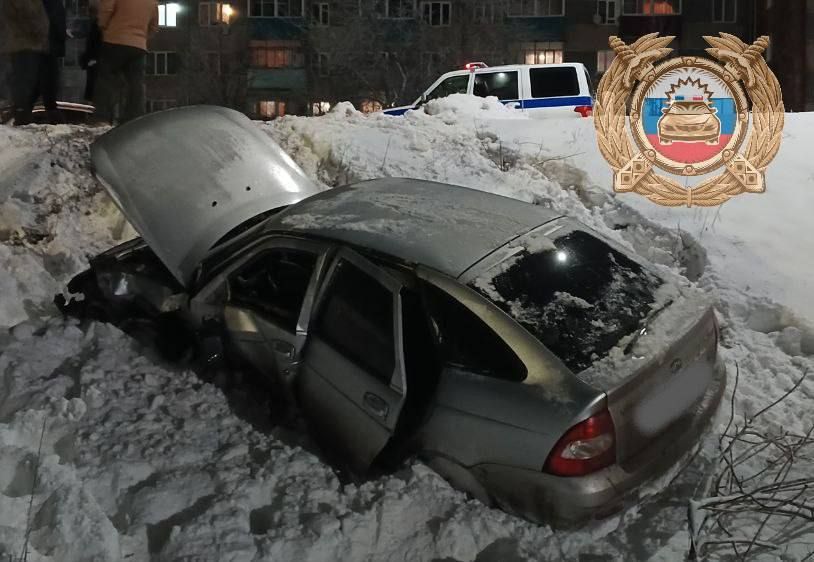 Сводка ДТПза 22.12.2025 На территории Саратовской области за прошедшие сутки зарегистрировано 6 ДТП, в которых 10 человек получили ранения