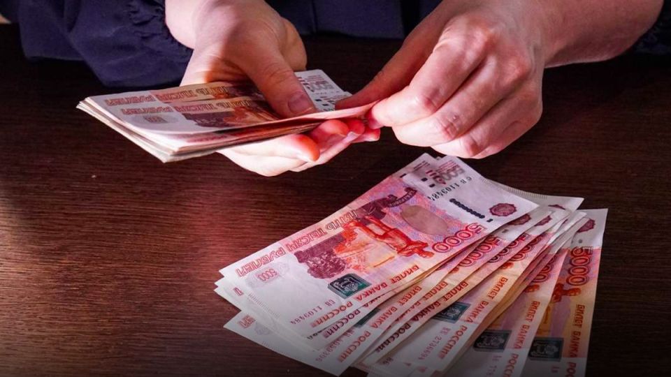 Займы до зарплаты: когда стоит обращаться к МФО и что нужно знать