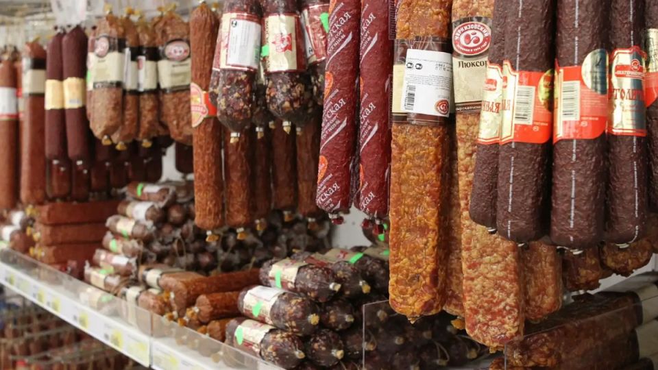 Почему стоит задуматься о качестве колбасы: разбор недорогих вариантов