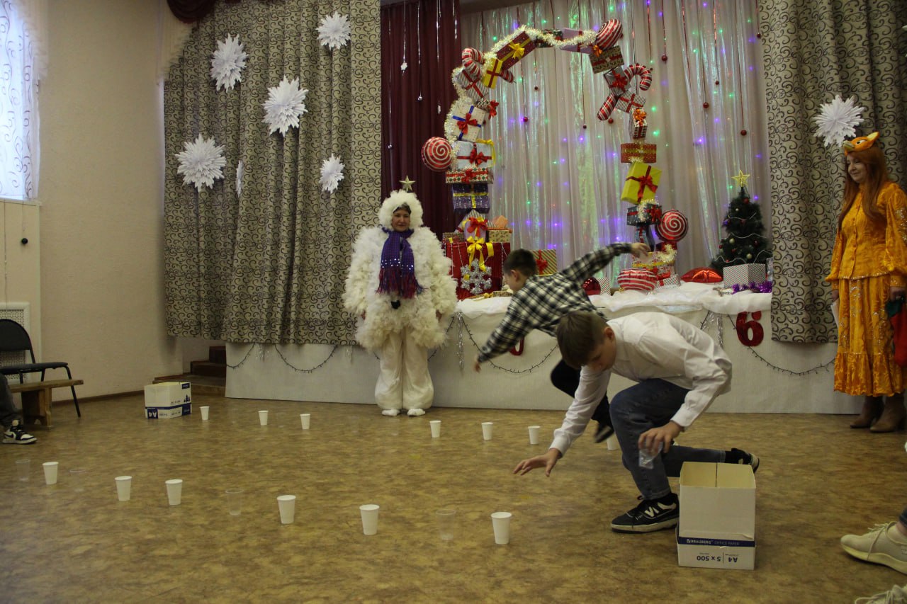 Добрая традиция: сотрудники библиотеки подарили праздник детям Добрая традиция: сотрудники библиотеки подарили праздник детям