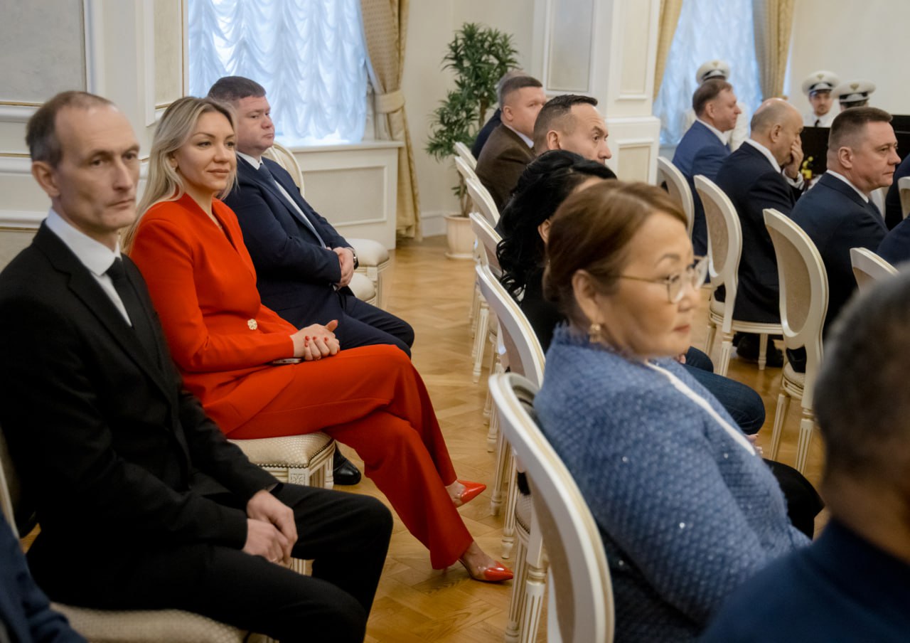 Министр транспорта вручил награды работникам железнодорожной отрасли Министр транспорта вручил награды работникам железнодорожной отрасли