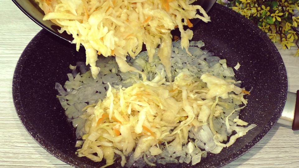 Нежные куриные рулеты: как приготовить закуску с капустой