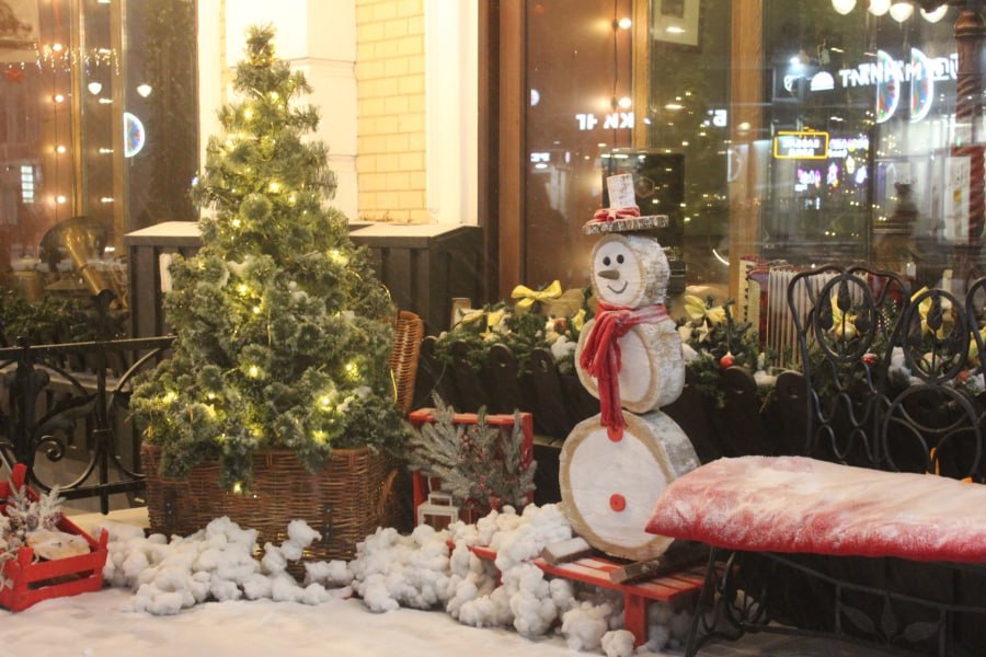 Зимняя сказка. Саратов нарядился снегом и новогодними гирляндами Зимняя сказка. Саратов нарядился снегом и новогодними гирляндами