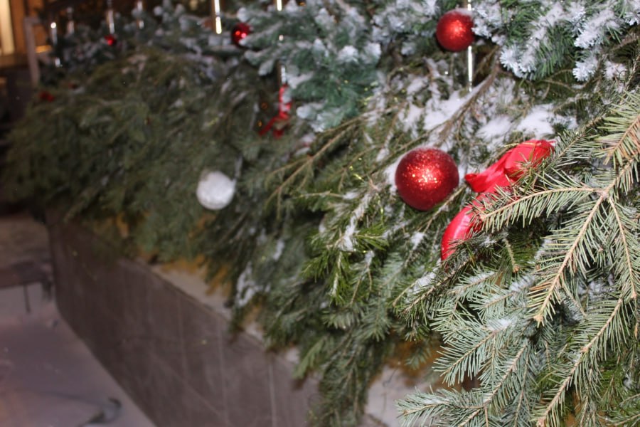 Зимняя сказка. Саратов нарядился снегом и новогодними гирляндами Зимняя сказка. Саратов нарядился снегом и новогодними гирляндами