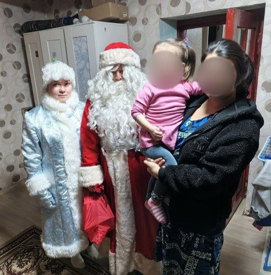 В Саратовской области в рамках всероссийской акции #ПолицейскийДедМороз полицейские поздравляют детвору с Новым годом В Саратовской области в рамках всероссийской акции #ПолицейскийДедМороз полицейские поздравляют детвору с Новым годом