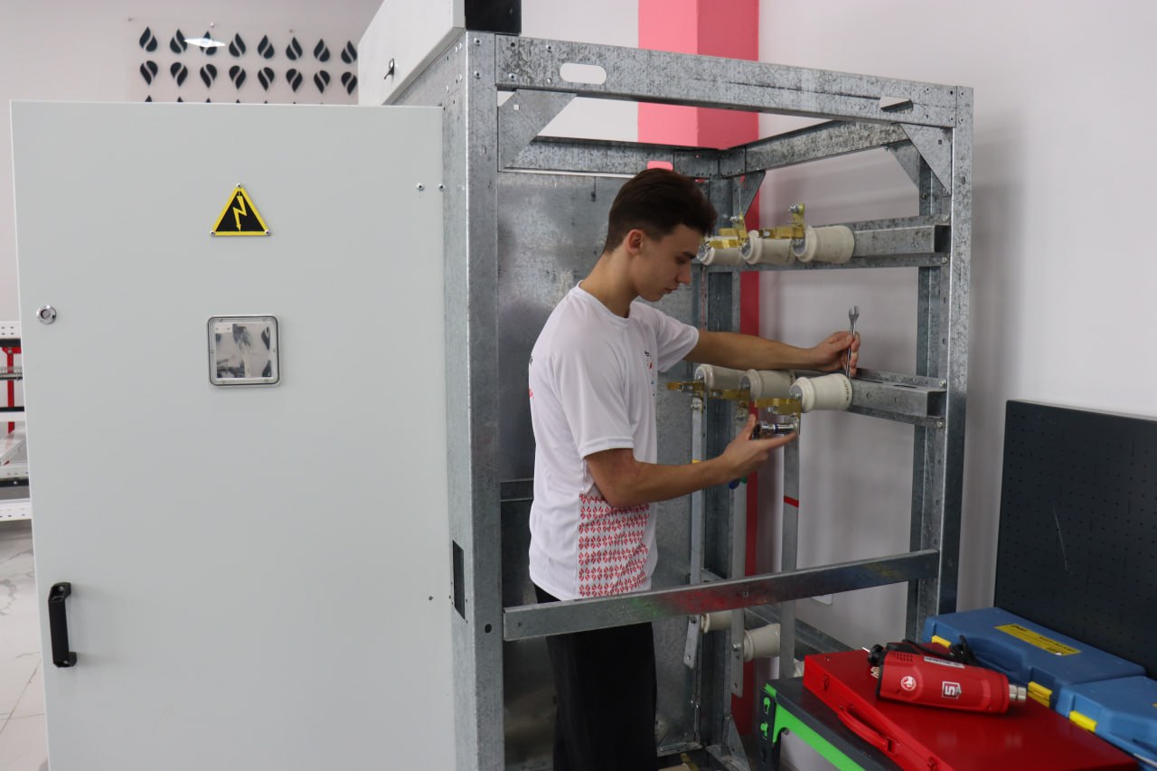 В Балаково готовят будущих профессионалов топливно-энергетической отрасли В Балаково готовят будущих профессионалов топливно-энергетической отрасли